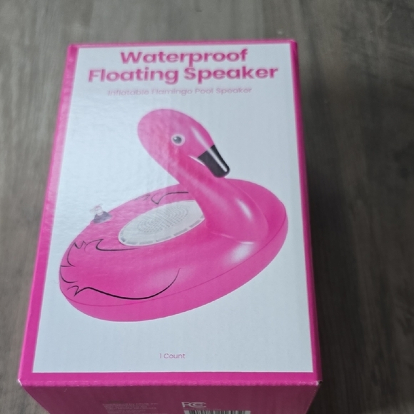 Waterproof Flamingo Floating Speaker - Picture 2 of 3